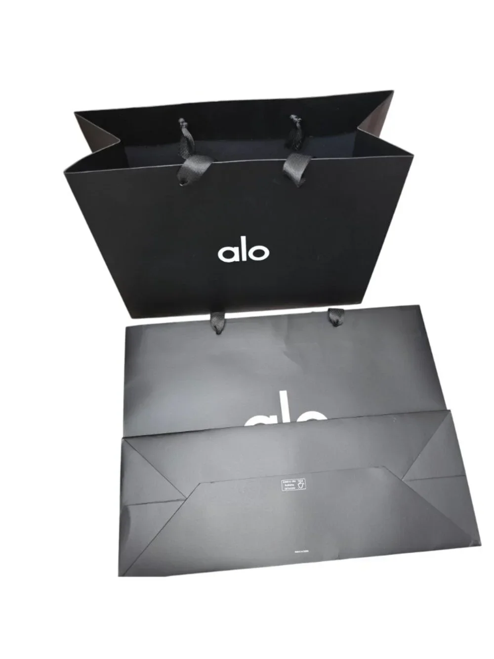Alo Yoga Black Shopping Bags With Ribbon Handles & Tags Set VR9019